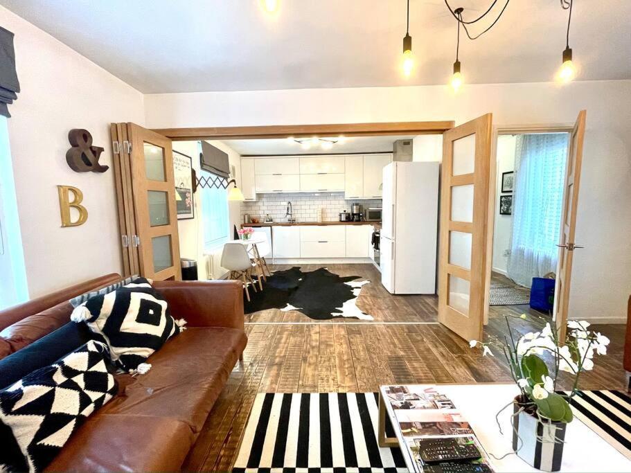 Gorgeous 2 Bedroom Apartment Edge Of Cabot Circus Бристоль Екстер'єр фото