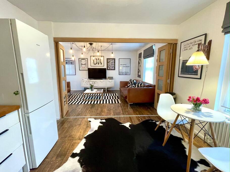 Gorgeous 2 Bedroom Apartment Edge Of Cabot Circus Бристоль Екстер'єр фото